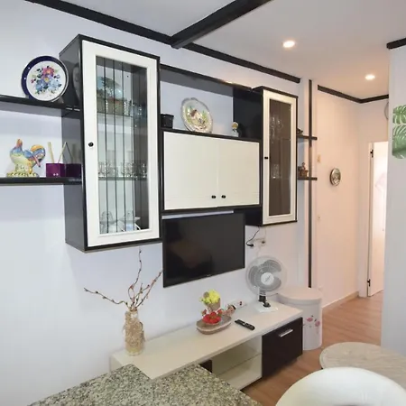 Apartamento B Διαμέρισμα *